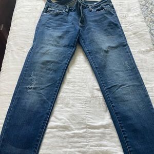 KanCan Women Jeans. Size 9 with a 28 inch inseam.